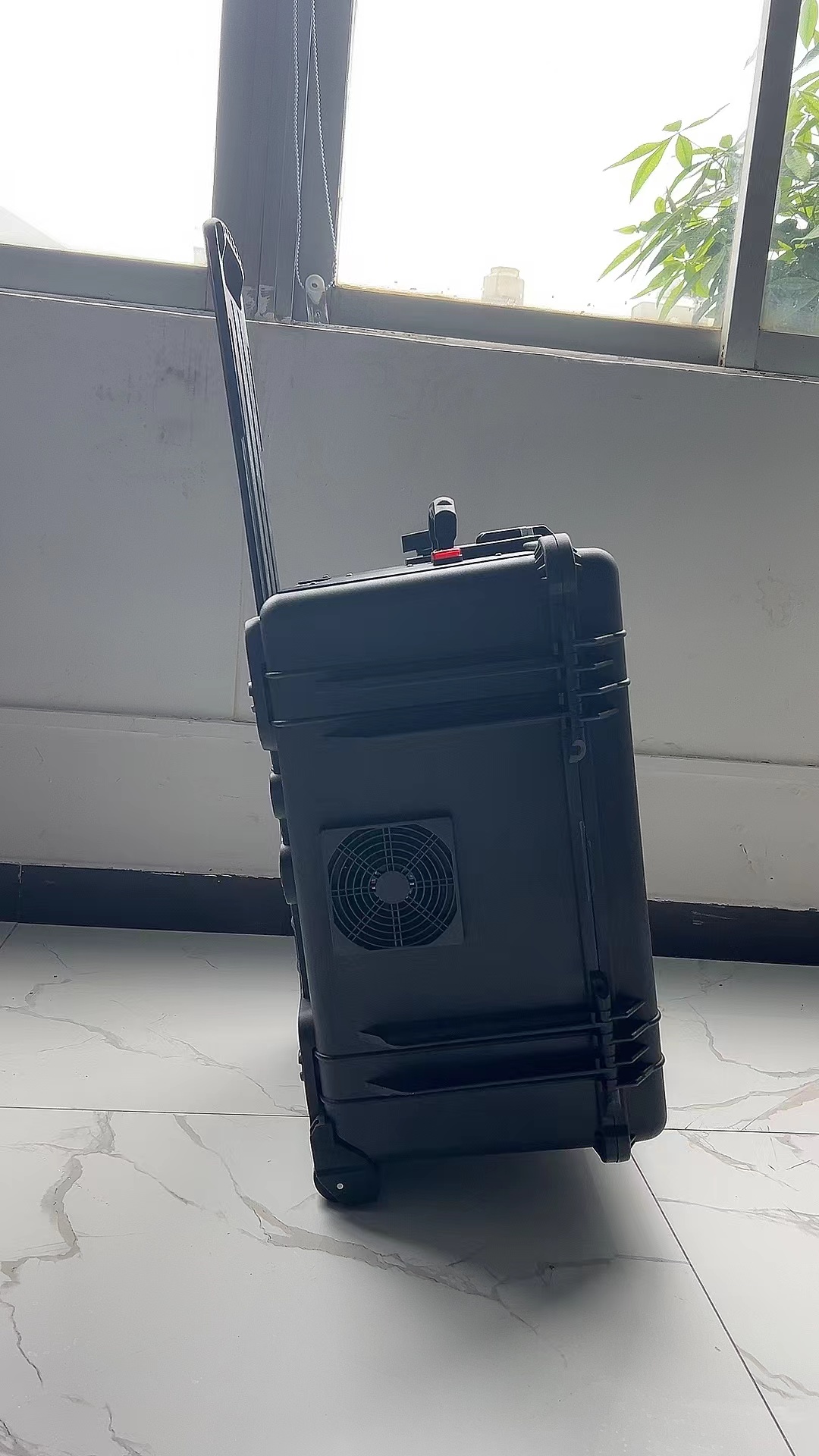 西乡手拉箱型移动通信干扰器